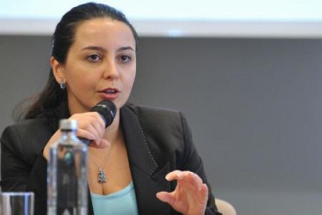 Experta anticorupție Laura Ștefan, premiată de Ambasada SUA
